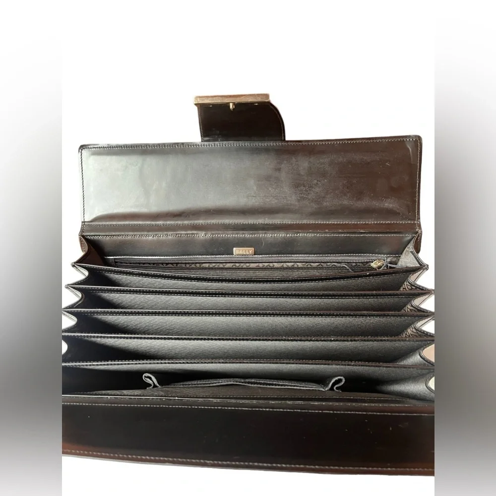 BALLY of Switzerland Leather Briefcase / Pilot - Lawyer - Doctor